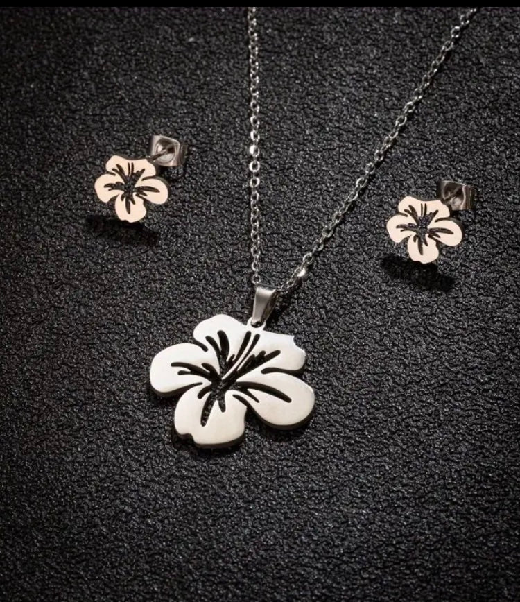 Stainless Steel, Gold or Silver plated Amapola necklace and earrings set.