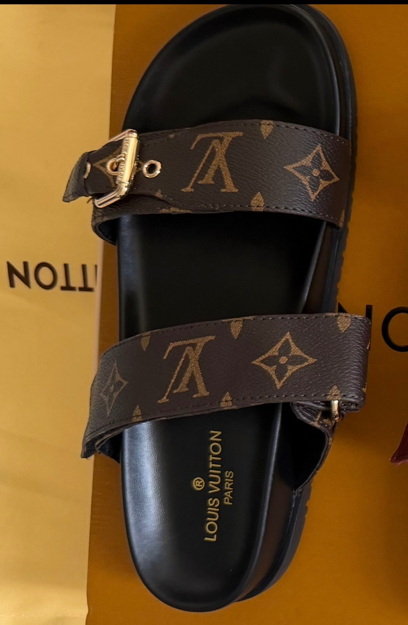 Sandals LV 2