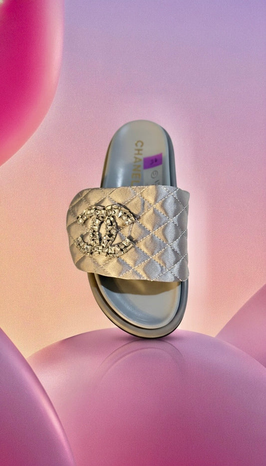 Sandals CC - with Brooch